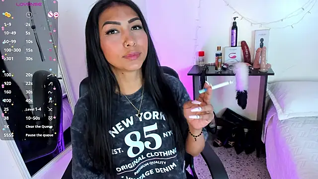 Snapshot of Tracy_lambo chatting on 11/26/25, 08:32 Tracy lambo online show from 11/26/25, 08:32