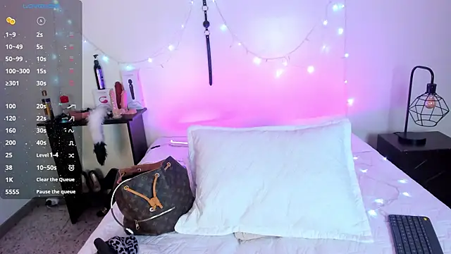 Snapshot of Tracy_lambo chatting on 11/30/25, 01:26 Tracy lambo online show from 11/30/25, 01:26