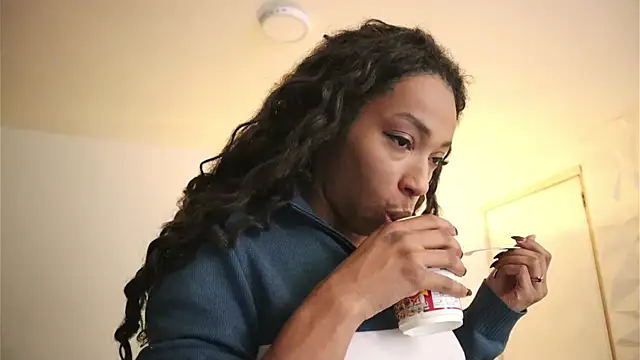 Valeriestyle online show from 10/30/25, 04:25