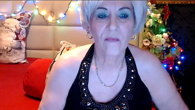 Snapshot of HappyWomanOn chatting on 01/06/25, 11:07 HappyWomanOn online show from 01/06/25, 11:07