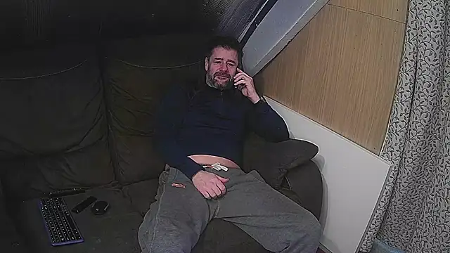 Snapshot of rob2810 chatting on 02/27/25, 09:04 rob2810 online show from 02/27/25, 09:04