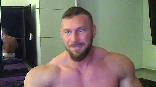 Snapshot of muscularkevin chatting on 04/30/26, 03:24 muscularkevin online show from 04/30/26, 03:24