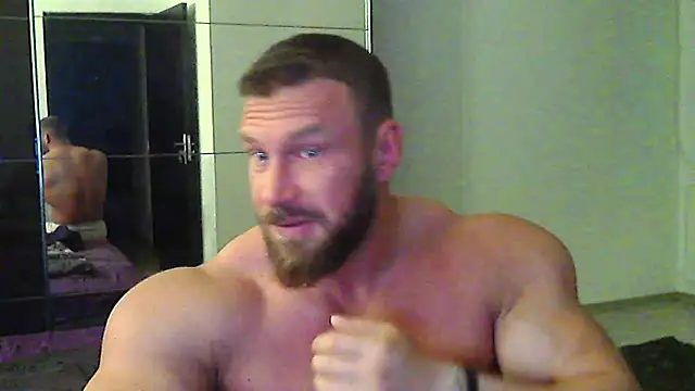 Snapshot of muscularkevin chatting on 05/06/26, 03:24 muscularkevin online show from 05/06/26, 03:24