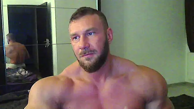 Snapshot of muscularkevin chatting on 05/20/26, 03:34 muscularkevin online show from 05/20/26, 03:34
