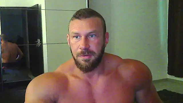 Snapshot of muscularkevin chatting on 06/23/26, 03:37 muscularkevin online show from 06/23/26, 03:37