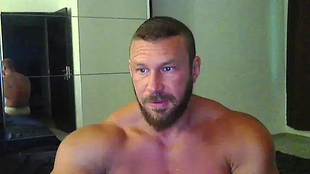 Snapshot of muscularkevin chatting on 06/24/26, 03:38 muscularkevin online show from 06/24/26, 03:38