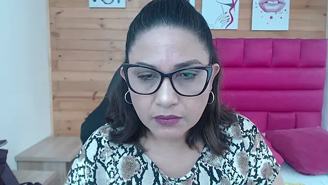 Snapshot of Katha_Marck chatting on 12/05/24, 02:55 Katha Marck online show from 12/05/24, 02:55