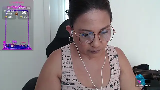 Snapshot of Katha_Marck chatting on 09/17/25, 08:21 Katha Marck online show from 09/17/25, 08:21