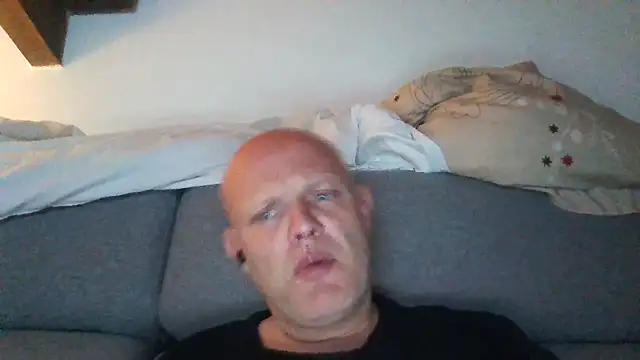 davigochi77bcn online show from 12/19/25, 08:38