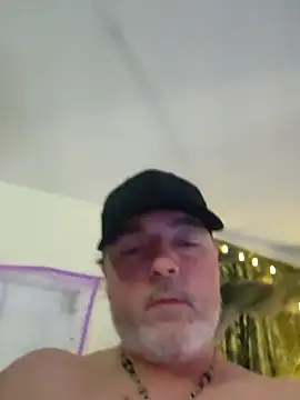 Hotredheadandtoungelasher online show from 12/14/24, 10:02