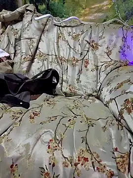 Hotredheadandtoungelasher online show from 12/25/24, 10:28