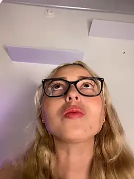 Irisweet  online show from 01/12/25, 10:33