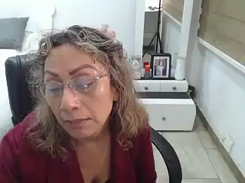 jesy hot online show from 03/21/25, 01:45