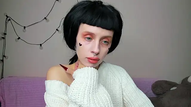 FlowerOfSin2001 online show from 10/10/25, 02:49