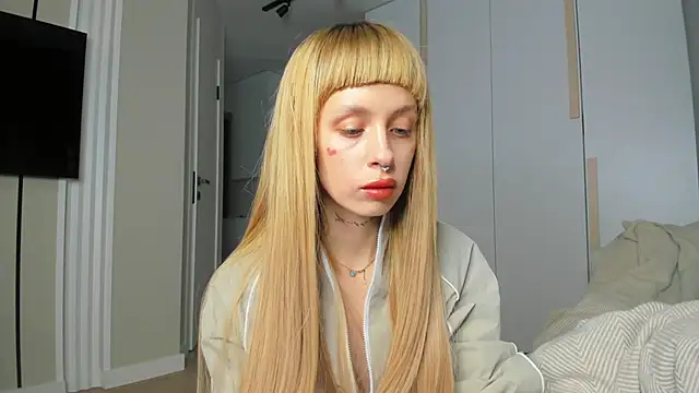 FlowerOfSin2001 online show from 04/12/26, 01:38