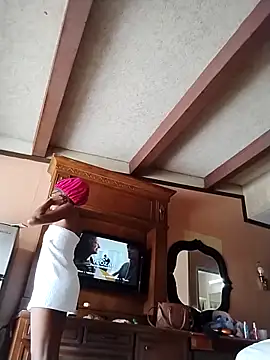 Snapshot of Jasmine_FullsShine chatting on 10/16/25, 05:36 Jasmine FullsShine online show from 10/16/25, 05:36