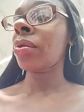 Snapshot of Jasmine_FullsShine chatting on 11/04/25, 06:29 Jasmine FullsShine online show from 11/04/25, 06:29