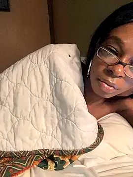 Snapshot of Jasmine_FullsShine chatting on 11/23/25, 11:43 Jasmine FullsShine online show from 11/23/25, 11:43