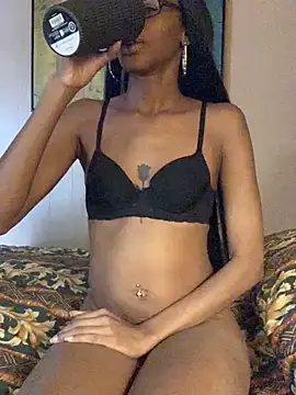 Snapshot of Jasmine_FullsShine chatting on 12/05/25, 04:36 Jasmine FullsShine online show from 12/05/25, 04:36