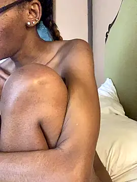 Snapshot of Jasmine_FullsShine chatting on 12/13/25, 08:25 Jasmine FullsShine online show from 12/13/25, 08:25