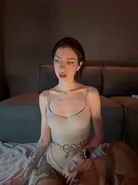 Snapshot of Bastet chatting on 03/06/25, 12:32 Bastet online show from 03/06/25, 12:32