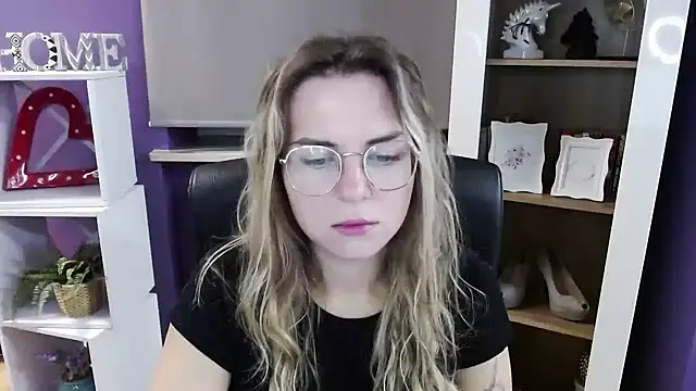 Zoey Erotic online show from 10/23/25, 04:34