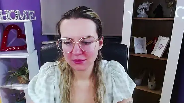 Zoey Erotic online show from 01/16/26, 06:28