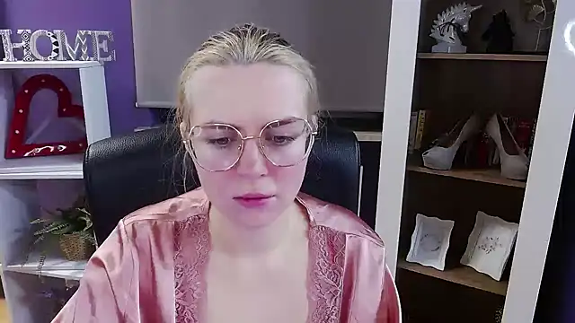 Zoey Erotic online show from 02/03/26, 05:27