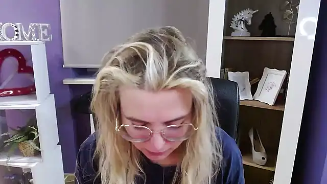 Zoey Erotic online show from 02/19/26, 05:47