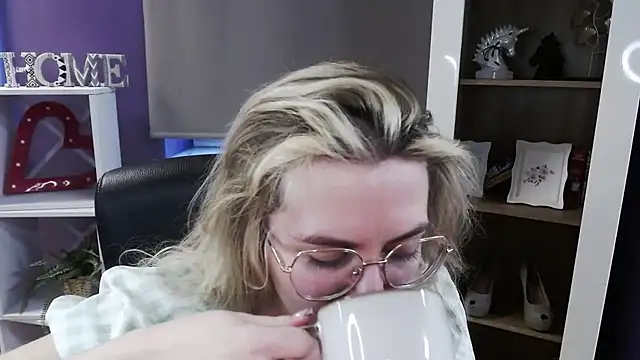 Zoey Erotic online show from 03/11/26, 05:35