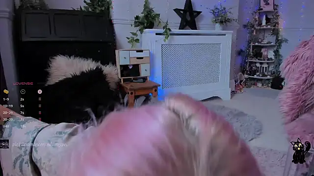 Snapshot of AliceW0lf chatting on 03/21/25, 11:44 AliceW0lf online show from 03/21/25, 11:44