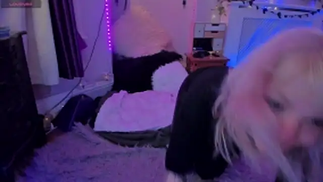 Snapshot of AliceW0lf chatting on 11/20/25, 07:46 AliceW0lf online show from 11/20/25, 07:46