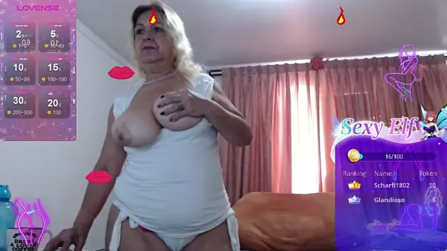 Snapshot of linapalacios chatting on 05/11/26, 02:45 linapalacios online show from 05/11/26, 02:45