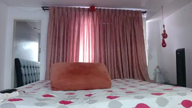 Snapshot of linapalacios chatting on 06/02/26, 10:34 linapalacios online show from 06/02/26, 10:34