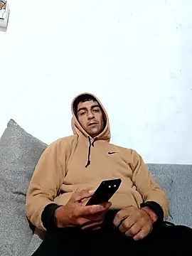 Elverguditojaja online show from 04/05/26, 07:22