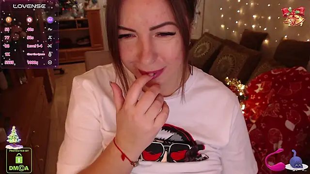 Snapshot of LauraClarck chatting on 12/16/24, 05:49 LauraClarck online show from 12/16/24, 05:49