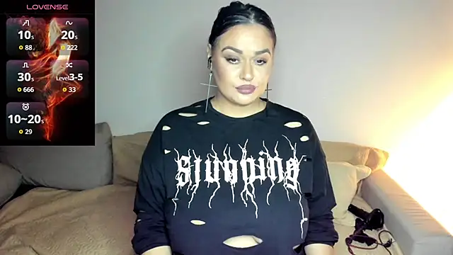 Laura sinner online show from 10/23/25, 04:39