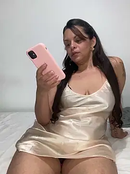 Snapshot of Kataliina chatting on 03/01/25, 06:35 Kataliina online show from 03/01/25, 06:35