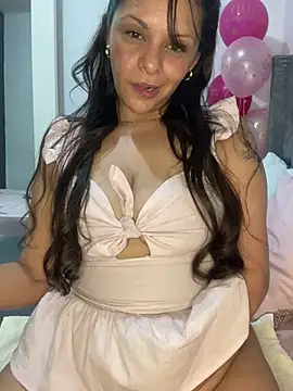 Snapshot of Kataliina chatting on 03/17/25, 07:57 Kataliina online show from 03/17/25, 07:57