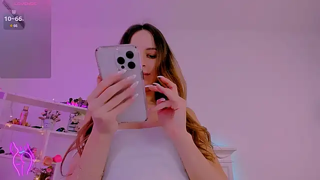 Alice in the  Wonderland online show from 01/21/25, 06:43