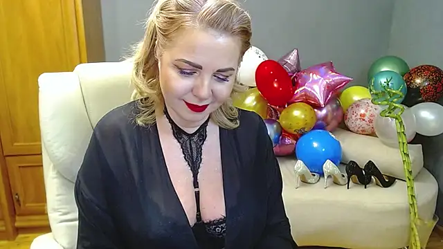 Cute sun online show from 12/21/24, 10:51