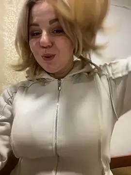 Cute sun online show from 01/01/25, 01:26