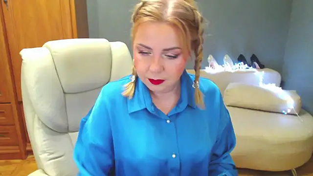 Cute sun online show from 10/01/25, 04:13