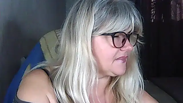 Diana 49 online show from 10/31/25, 09:54