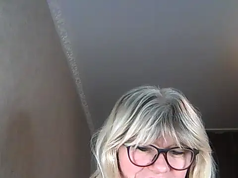 Diana 49 online show from 11/11/25, 12:21