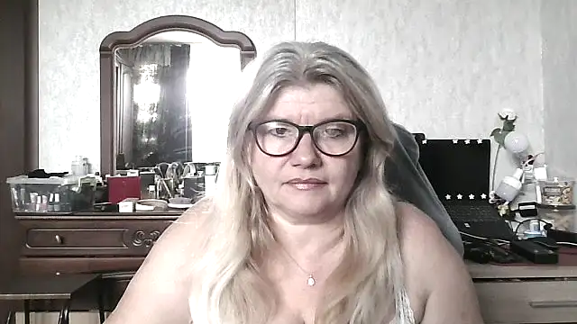 Snapshot of Diana_49 chatting on 05/12/26, 08:11 Diana 49 online show from 05/12/26, 08:11