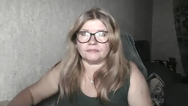 Snapshot of Diana_49 chatting on 06/02/26, 05:42 Diana 49 online show from 06/02/26, 05:42