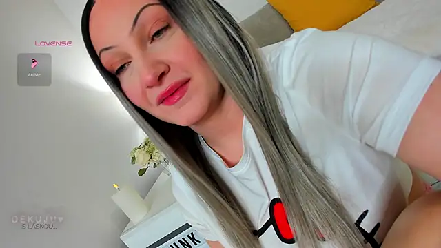 Snapshot of KVerunce chatting on 01/29/25, 09:17 KVerunce online show from 01/29/25, 09:17