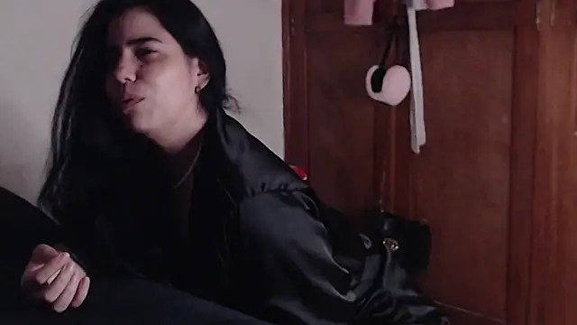 Snapshot of sex_mia chatting on 12/17/25, 11:33 sex mia online show from 12/17/25, 11:33