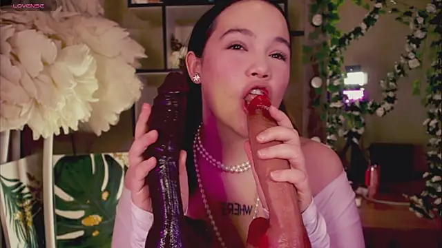 Chery Lady22 online show from 03/15/25, 05:19